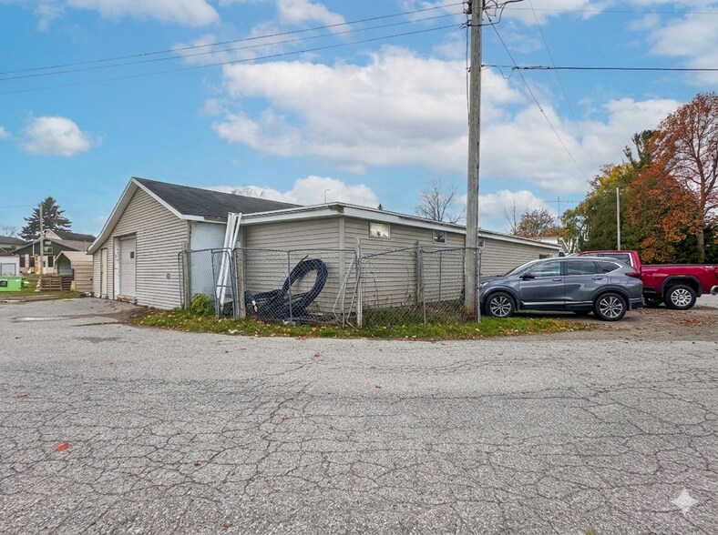 More Photos Of 8925 S Kasson St, Cedar General Retail For Sale