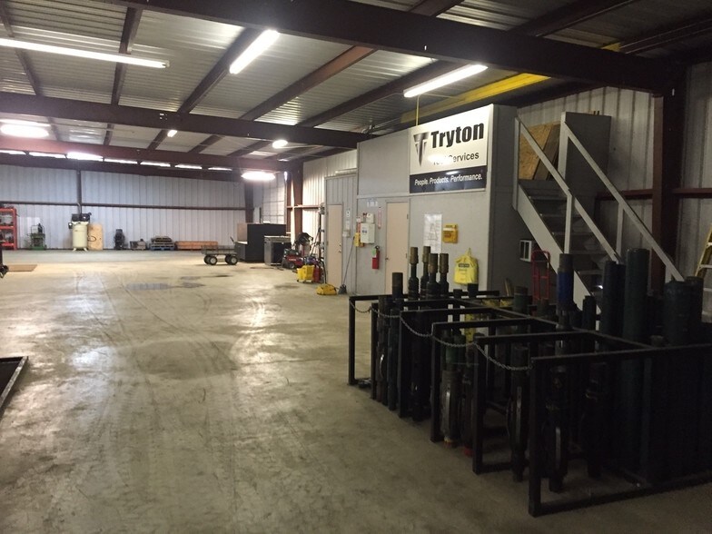 More Photos Of 3517 W Highway 90, Seguin Warehouse For Lease