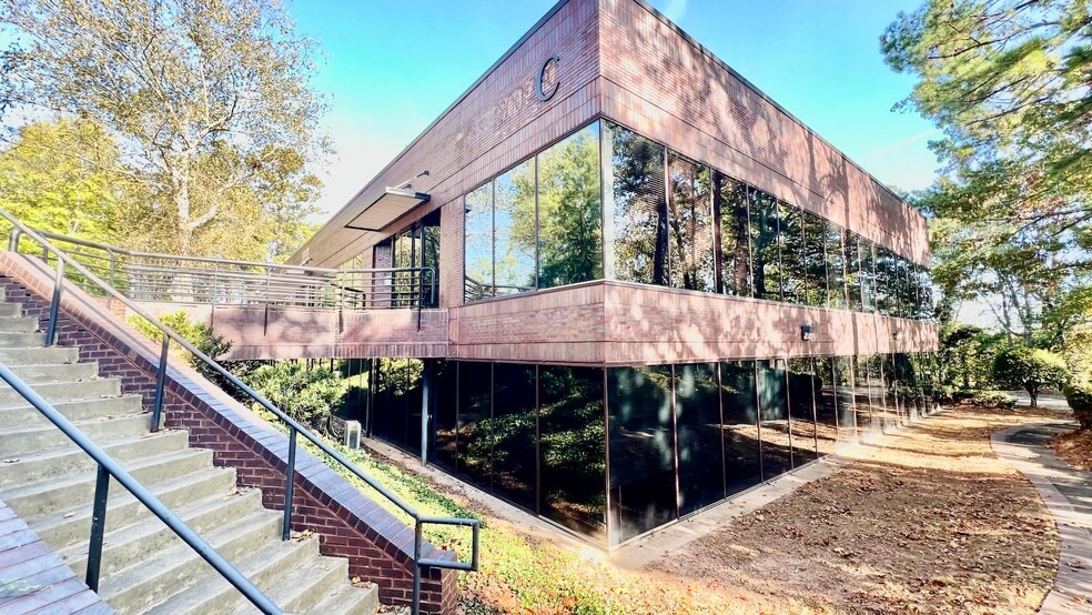 More Photos Of 8800 Roswell Rd, Sandy Springs Office For Sale