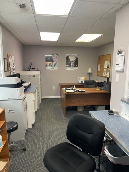 More Photos Of 727 J Clyde Morris Blvd, Newport News Office For Sale