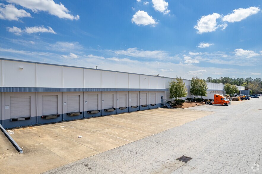 More Photos Of 3655 Atlanta Industrial Dr NW, Atlanta Warehouse For Lease