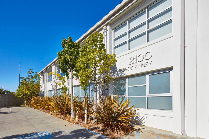 More Photos Of 2100 Abbot Kinney Blvd, Venice Office For Lease