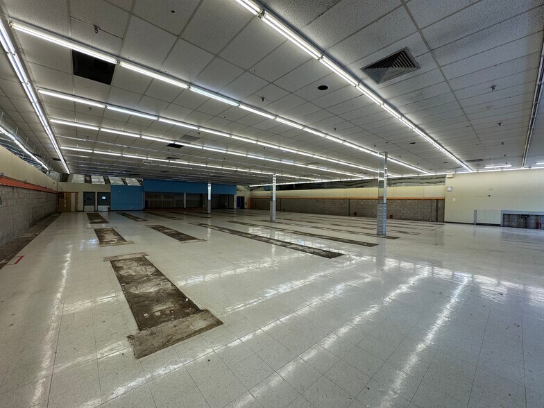 More Photos Of 399 William Floyd Pky, Shirley Unknown For Lease