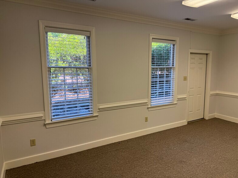More Photos Of 4088-4094 Barrett Dr, Raleigh Office For Sale
