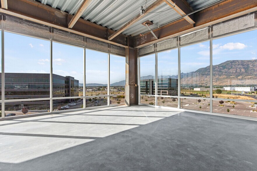 More Photos Of 1333 S Valley Grove Way, Pleasant Grove Office For Lease