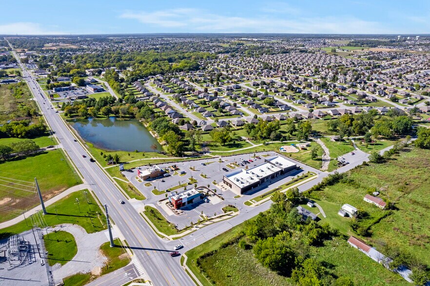 More Photos Of 504 E Centerton Blvd, Centerton Storefront Retail Office For Lease