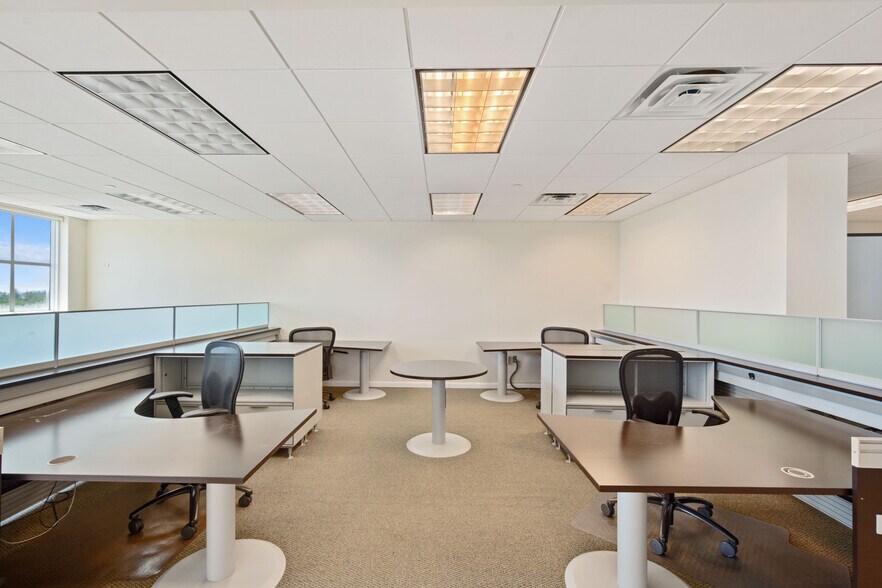 More Photos Of 3363 NE 163rd St, North Miami Beach Medical For Lease