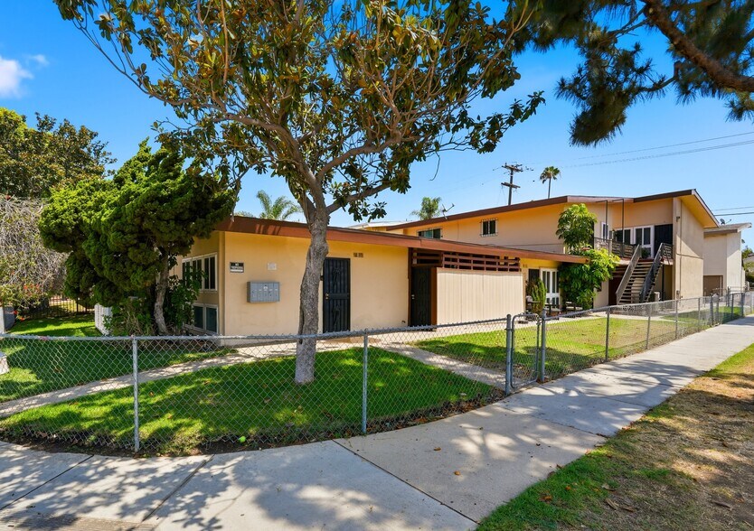 More Photos Of 10242 S 10th Ave, Inglewood Apartments For Sale