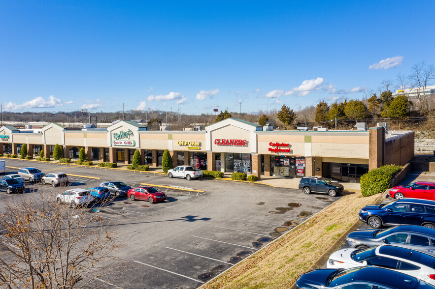 Primary Photo Of 756-796 Rivergate Pky, Goodlettsville Storefront For Sale