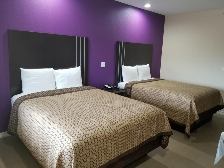 More Photos Of 5525 7th St, Bay City Hotel For Sale