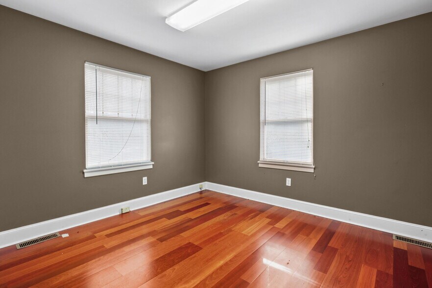 More Photos Of 863 State Rd, Princeton Medical For Lease