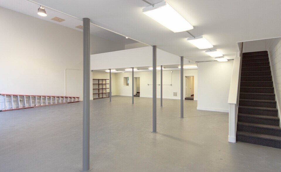 More Photos Of 1589 Reed Rd, Pennington Warehouse For Lease