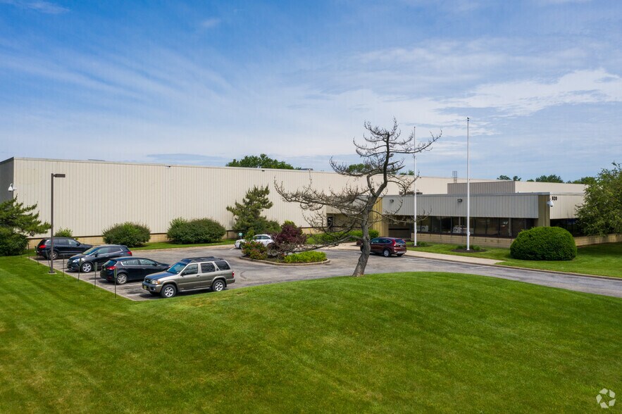 More Photos Of 820 East Gate Dr, Mount Laurel Warehouse For Sale