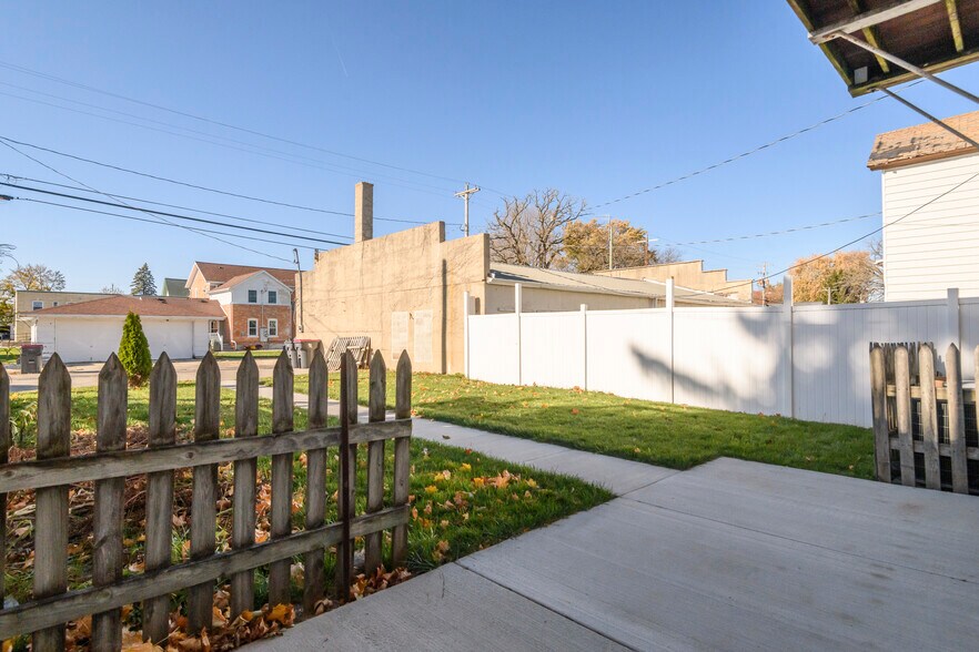 More Photos Of 109 S Lake St, Hustisford Storefront Retail Residential For Sale