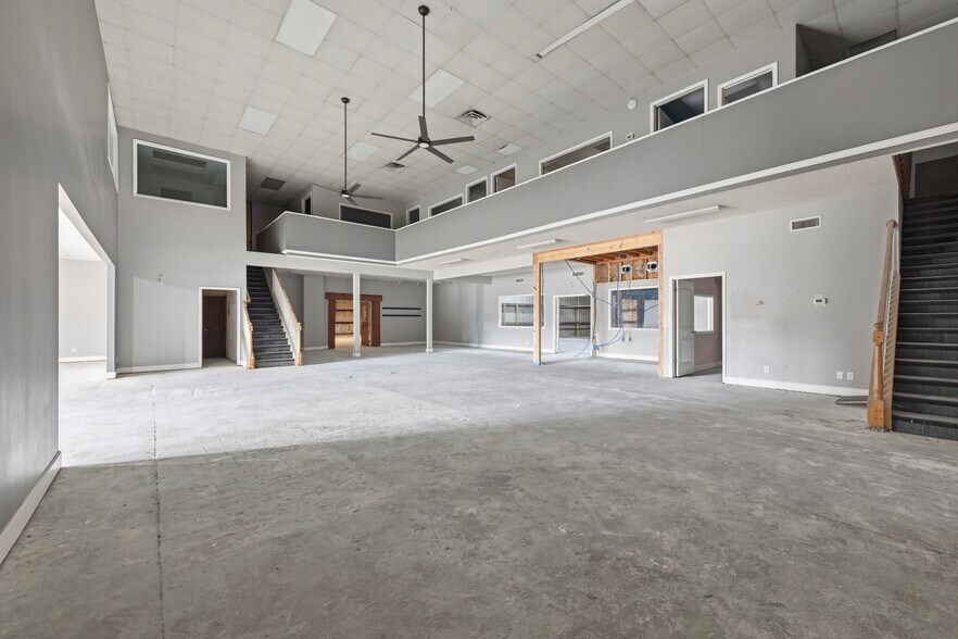 More Photos Of 619 Cassat Ave, Jacksonville Warehouse For Lease