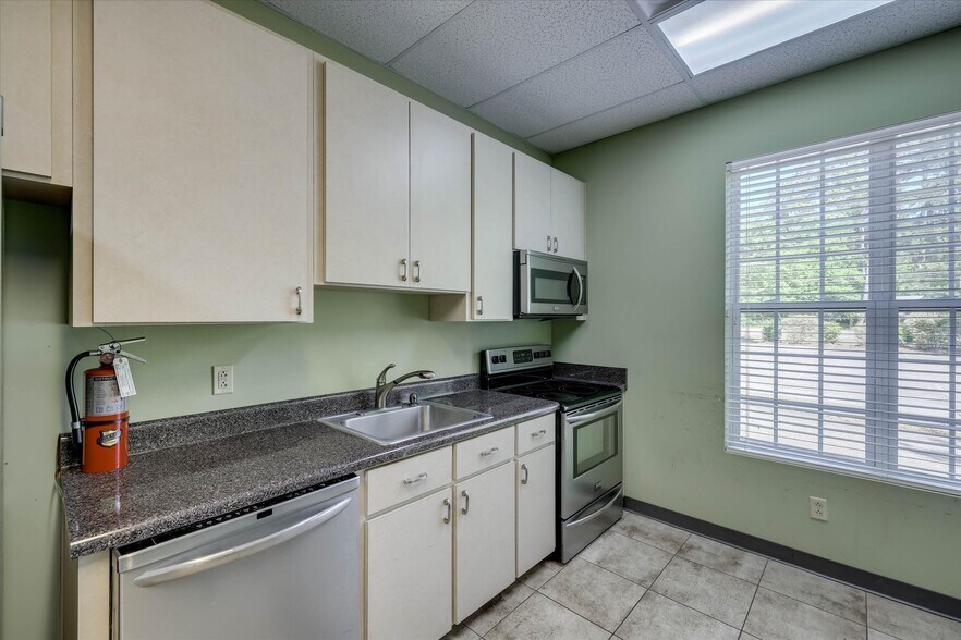 More Photos Of 1466 Columbia Hwy N, Aiken Medical For Sale
