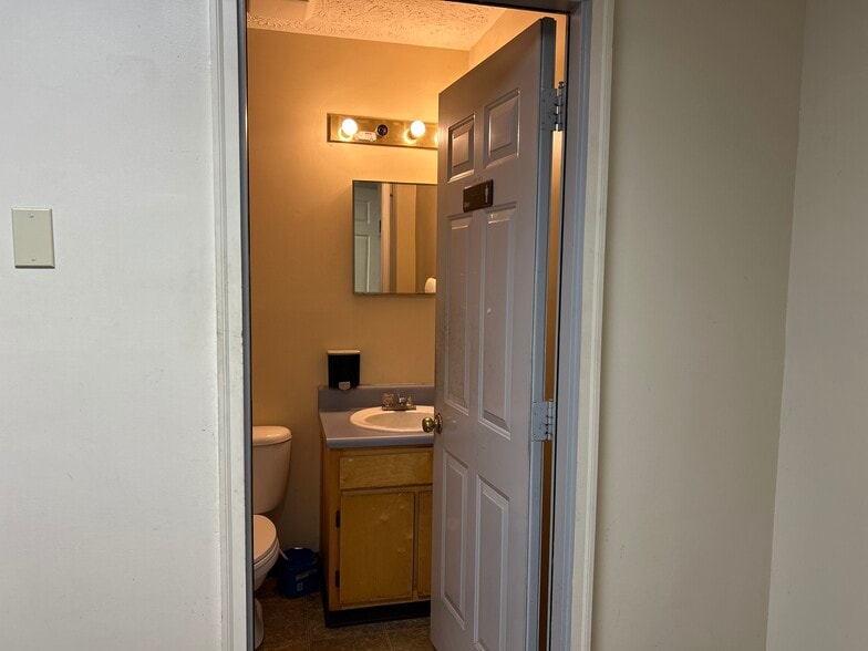 More Photos Of 9296 S Main St, Jonesboro Service For Sale