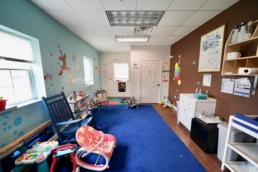 More Photos Of 21 North St, Hartly General Retail For Sale