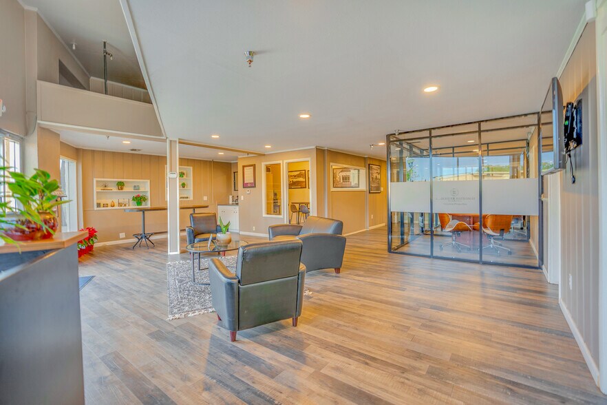 More Photos Of 1209 6th St, Los Banos Storefront For Lease