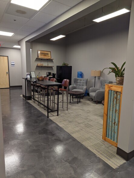 More Photos Of 101 E Allen St, Hendersonville Medical For Lease