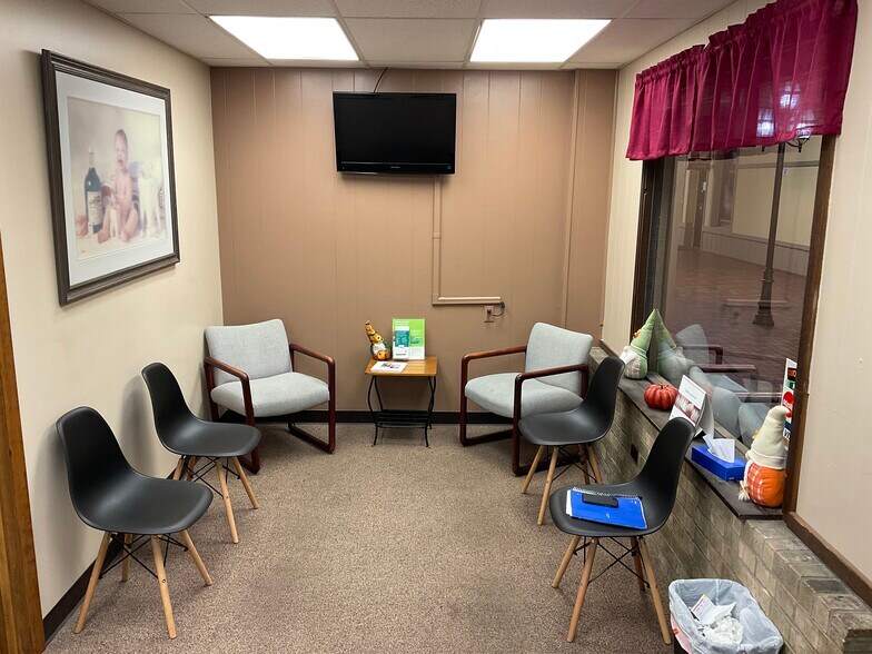 More Photos Of 1650 45th St, Munster Office For Sale