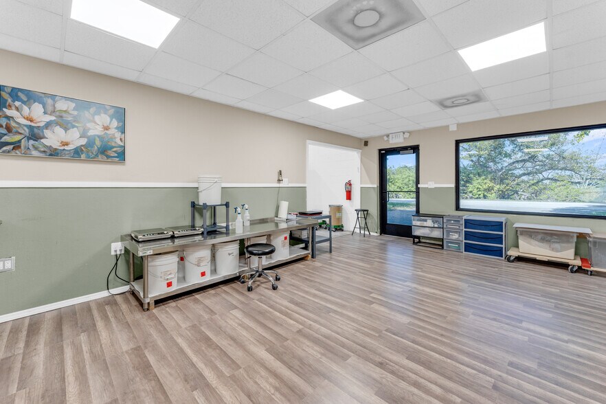 More Photos Of 501-513 Old Griffin Rd, Dania Warehouse For Sale