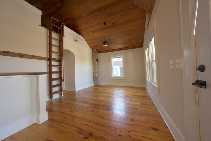 More Photos Of 787 Meeting St, Charleston Office Residential For Lease