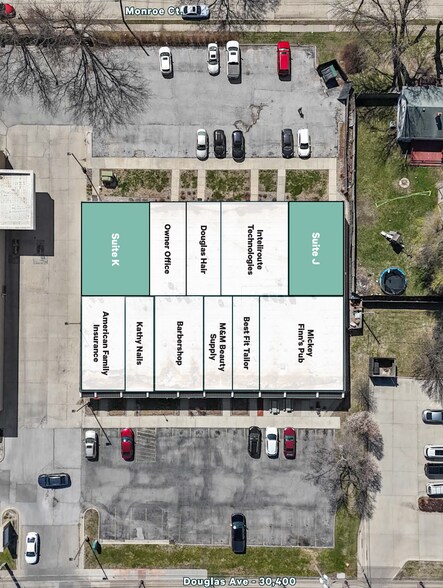 More Photos Of 7020 Douglas Ave, Urbandale Storefront For Sale