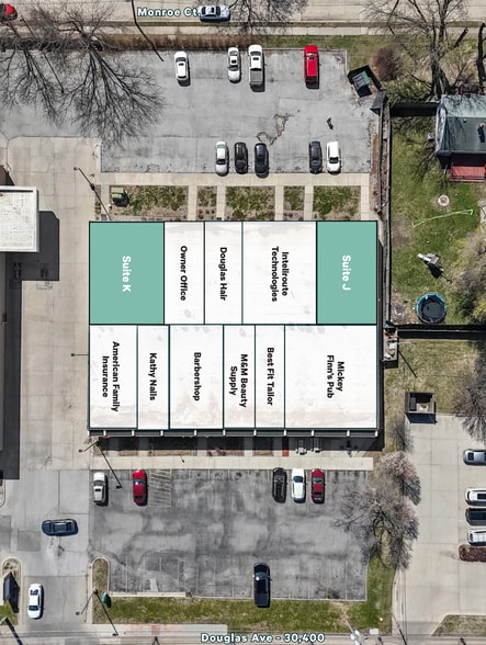 More Photos Of 7020 Douglas Ave, Urbandale Storefront For Lease