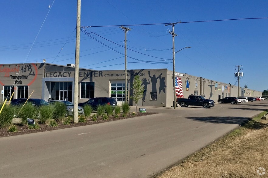 More Photos Of 925 N Lapeer Rd, Oxford General Retail For Lease