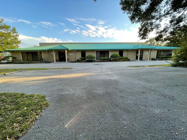 More Photos Of 700 Stevens Ave, Oldsmar Warehouse For Sale