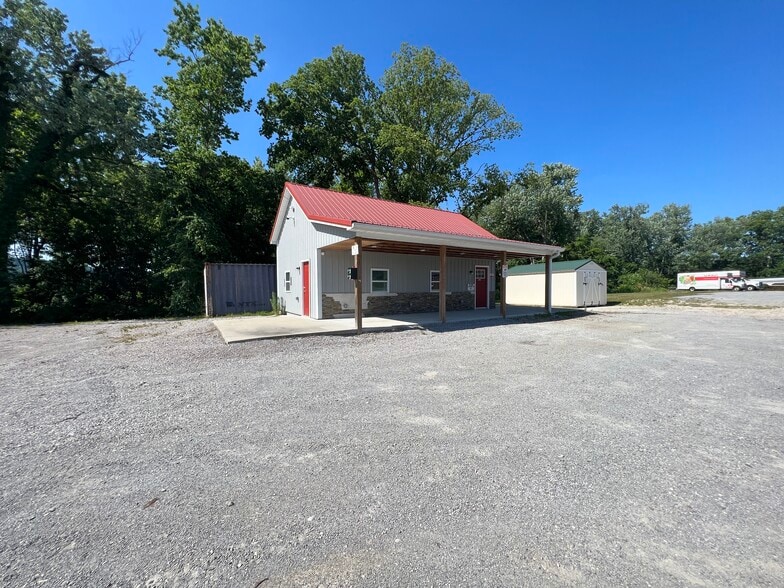 More Photos Of 3586 US HWY 42, Warsaw Office For Sale