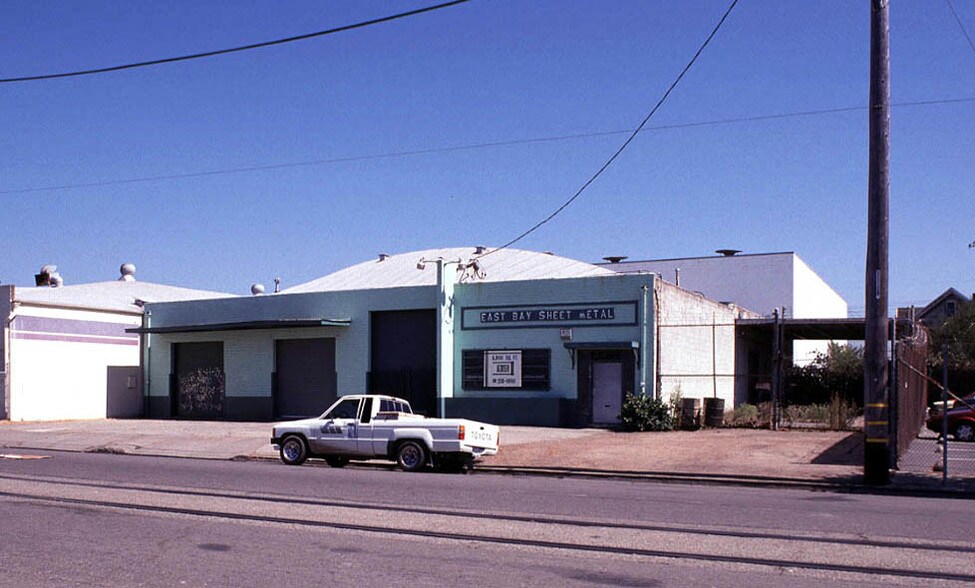 More Photos Of 2914 Poplar St, Oakland Manufacturing For Sale