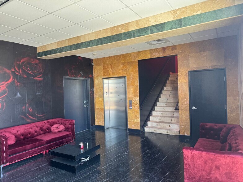 More Photos Of 1405 E Sunset Rd, Las Vegas Restaurant For Lease