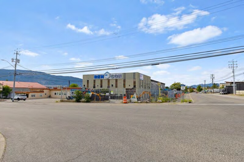 More Photos Of 275 Okanagan Av E, Penticton Industrial For Sale