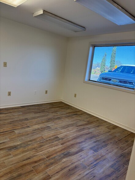 More Photos Of 813 King Plz, Shreveport Industrial For Lease