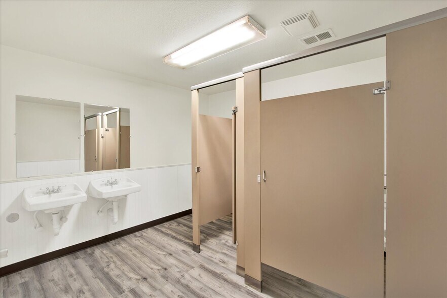 More Photos Of 7905 W 120th Ave, Broomfield Flex For Lease