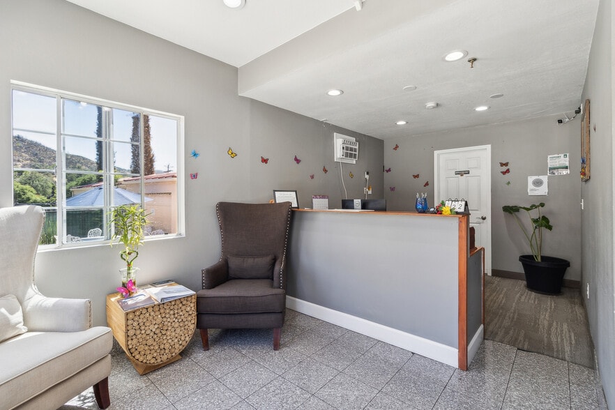 More Photos Of 5180 Jones St, Mariposa Hotel For Sale