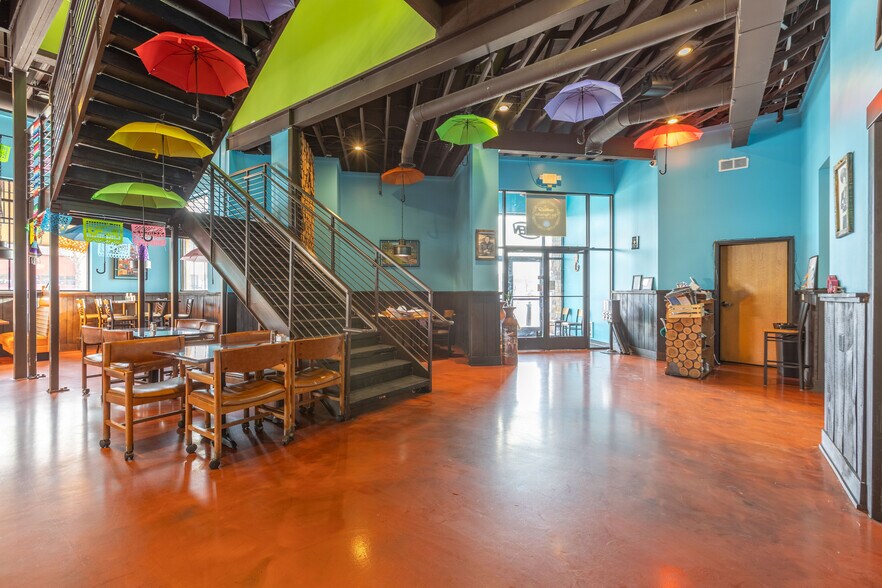 More Photos Of 415 N Benton Dr, Sauk Rapids Restaurant For Sale