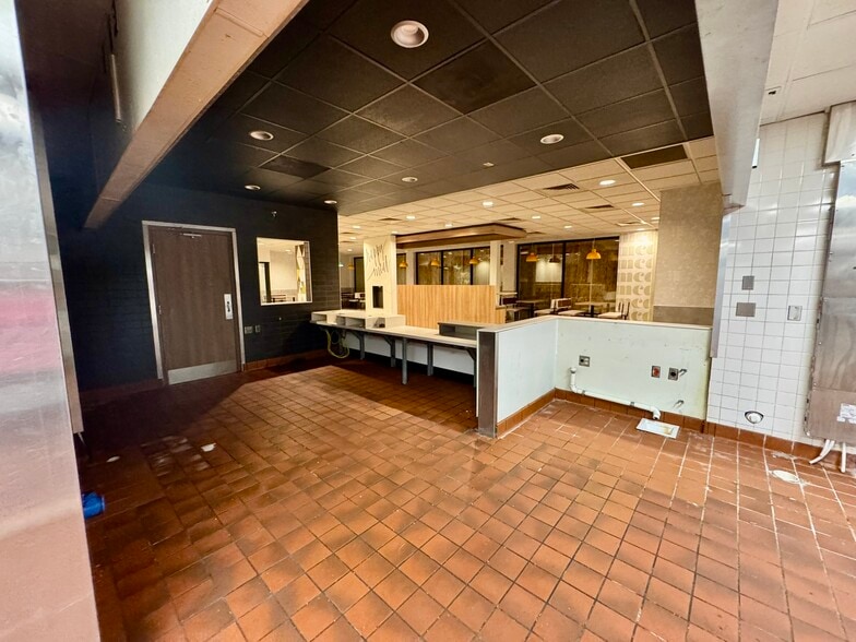 More Photos Of 5432 Portage Rd, Portage Fast Food For Sale