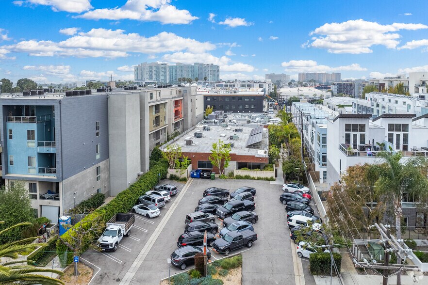 More Photos Of 4201 Redwood Ave, Los Angeles Loft Creative Space For Lease