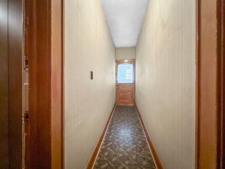 More Photos Of 700-702 N 7th St, Newark Apartments For Sale