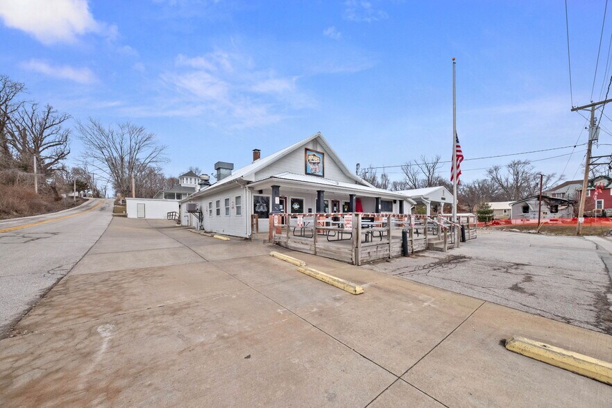 More Photos Of 2999 S Highway 94, Defiance Bar For Lease