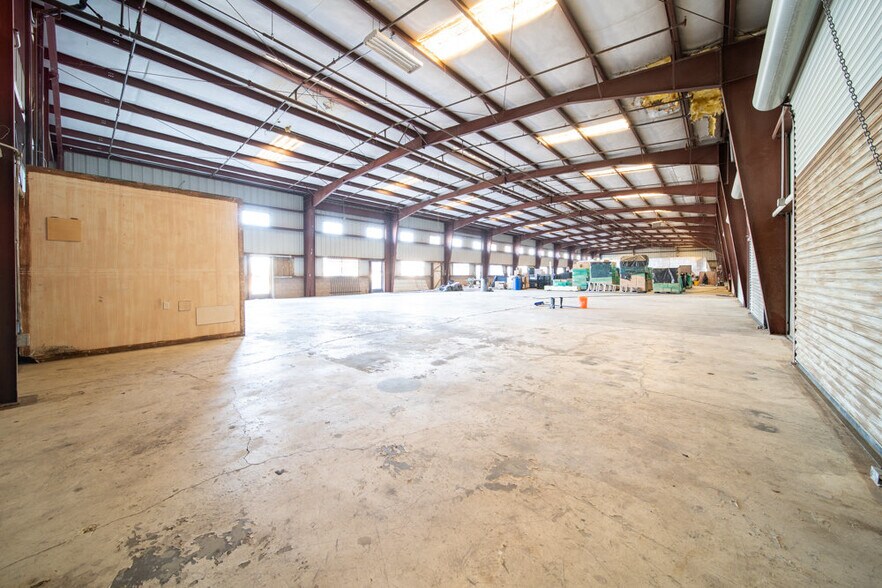 More Photos Of 180 E San Antonio Dr, King City Manufacturing For Lease