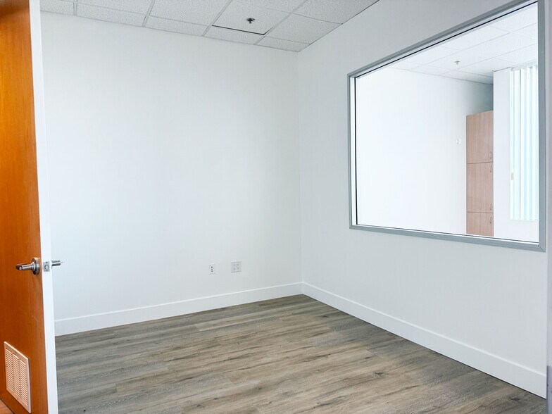 More Photos Of 9660-9690 Research Dr, Irvine Warehouse For Lease