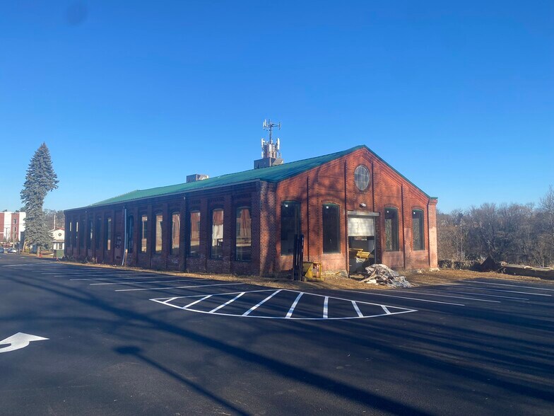 More Photos Of 500B E Broadway Ave, Clifton Heights Storefront For Lease