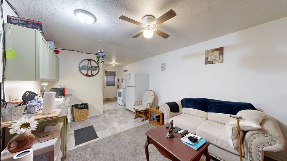 Primary Photo Of 923 W Dallas Ave, Cooper Apartments For Sale