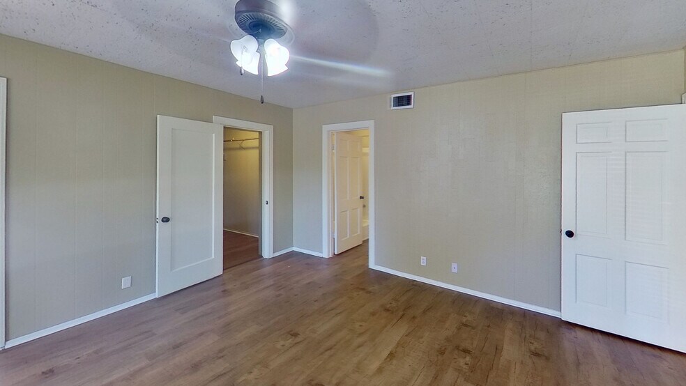 More Photos Of 1503 E Virginia Ave, Victoria Apartments For Sale