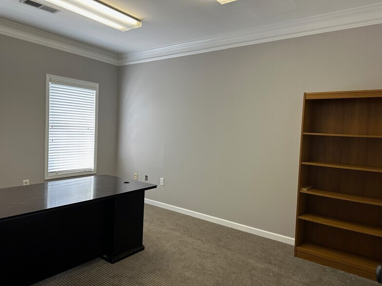 More Photos Of 701 Whitlock Ave SW, Marietta Business Park For Lease
