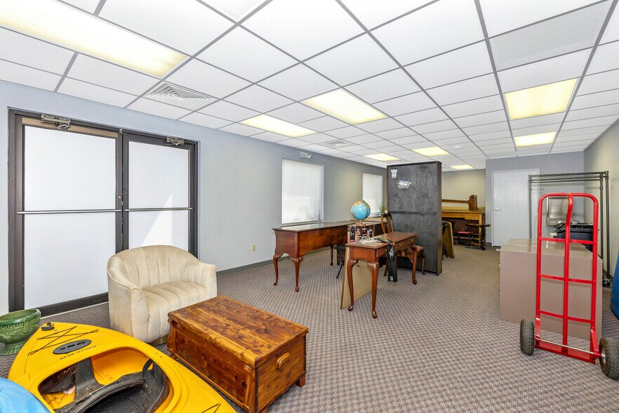 More Photos Of 61 W Lee St, Hagerstown Warehouse For Sale